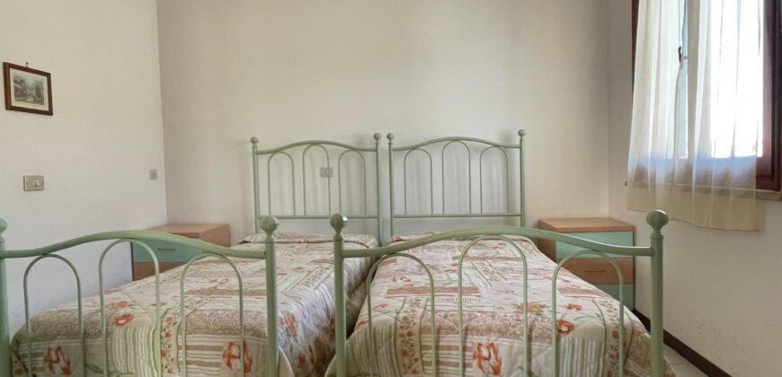 16V- MARINA DI CECINA, AMPIO TRILOCALE A 600 M DAL MARE