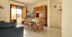 16V- MARINA DI CECINA, AMPIO TRILOCALE A 600 M DAL MARE