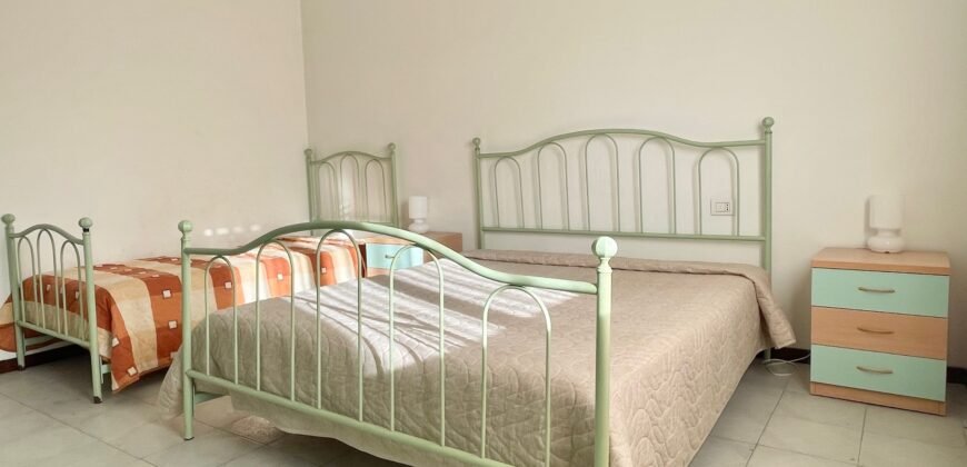 16V- MARINA DI CECINA, AMPIO TRILOCALE A 600 M DAL MARE