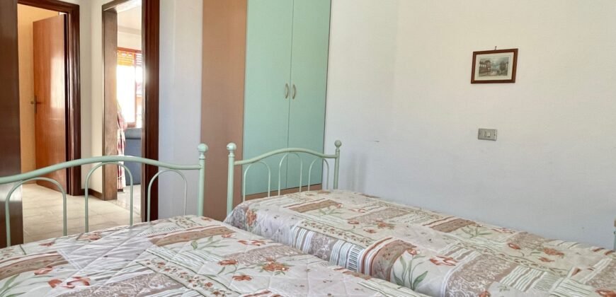 16V- MARINA DI CECINA, AMPIO TRILOCALE A 600 M DAL MARE