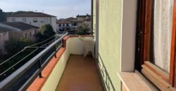 16V- MARINA DI CECINA, AMPIO TRILOCALE A 600 M DAL MARE