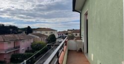 16V- MARINA DI CECINA, AMPIO TRILOCALE A 600 M DAL MARE