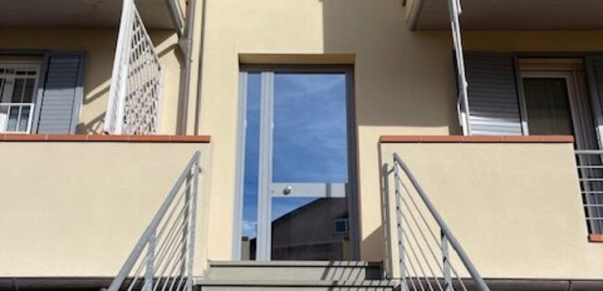 8V – ROSIGNANO SOLVAY, APPARTAMENTO CON GARAGE