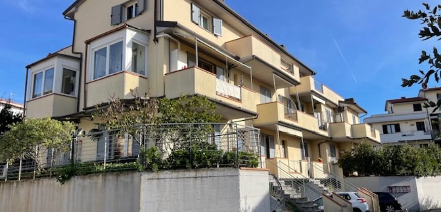 8V – ROSIGNANO SOLVAY, APPARTAMENTO CON GARAGE