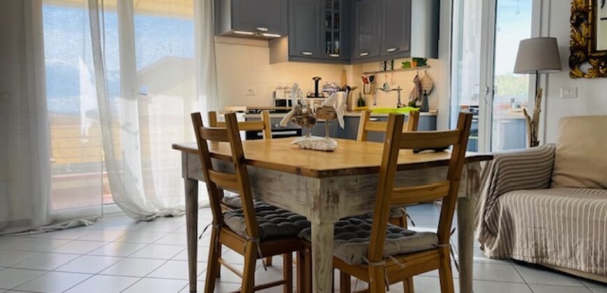 8V – ROSIGNANO SOLVAY, APPARTAMENTO CON GARAGE