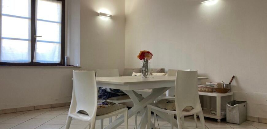 9V – VADA, TERRATETTO CON GIARDINO E POSTO AUTO