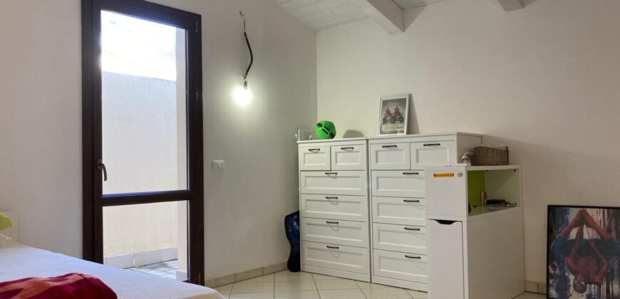 9V – VADA, TERRATETTO CON GIARDINO E POSTO AUTO