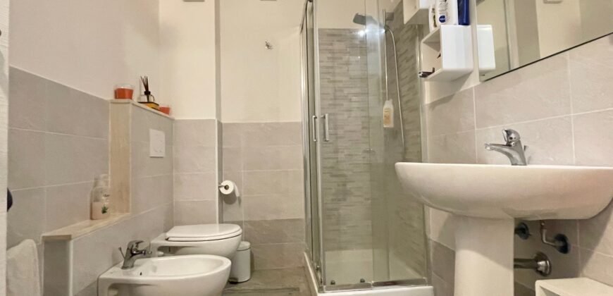 9V – VADA, TERRATETTO CON GIARDINO E POSTO AUTO