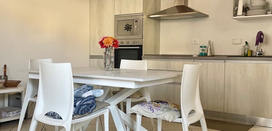 9V – VADA, TERRATETTO CON GIARDINO E POSTO AUTO