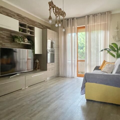 17V – VADA, SPLENDIDO TRILOCALE RISTRUTTURATO