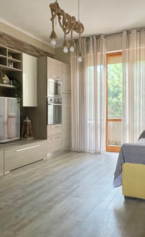 17V – VADA, SPLENDIDO TRILOCALE RISTRUTTURATO