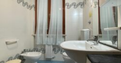 11A – GIUGNO, AGOSTO E SETTEMBRE – VADA, 5 POSTI