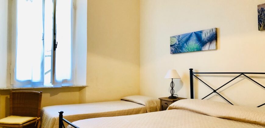 21A – MAGGIO- VADA BILOCALE CON GIARDINO