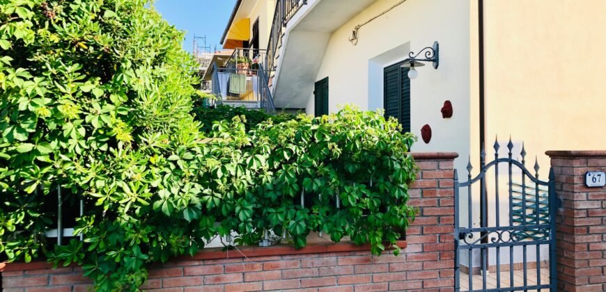 21A – MAGGIO- VADA BILOCALE CON GIARDINO