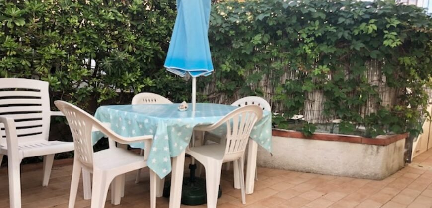 21A – MAGGIO- VADA BILOCALE CON GIARDINO