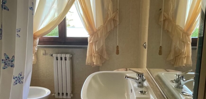 120A – AGOSTO E SETTEMBRE- VADA, 5 POSTI