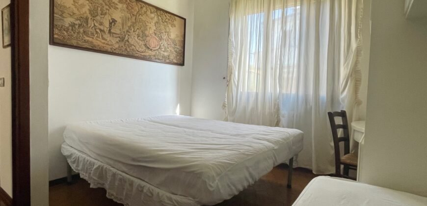 120A – AGOSTO E SETTEMBRE- VADA, 5 POSTI