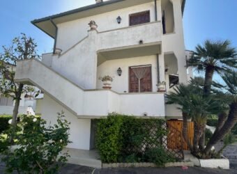 120A – AGOSTO E SETTEMBRE- VADA, 5 POSTI