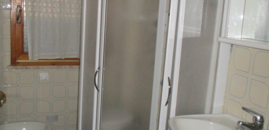 19V – VADA, 3 VANI A 300 M DAL MARE