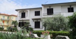 121A – VADA, 200 M DAL MARE AGOSTO MESE INTERO