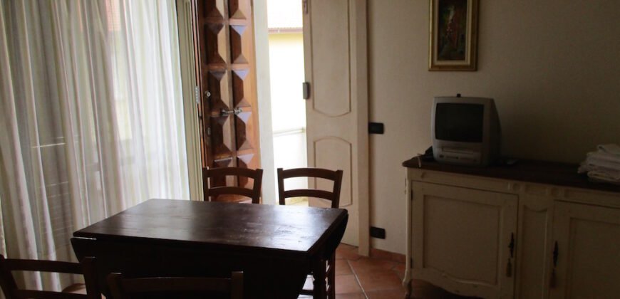 121A – VADA, 200 M DAL MARE AGOSTO MESE INTERO