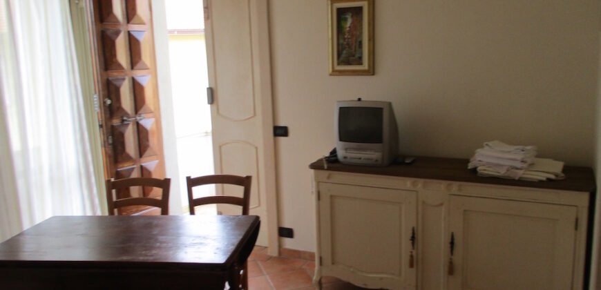 121A – VADA, 200 M DAL MARE AGOSTO MESE INTERO