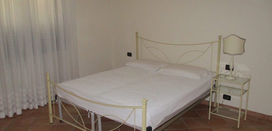 121A – VADA, 200 M DAL MARE AGOSTO MESE INTERO
