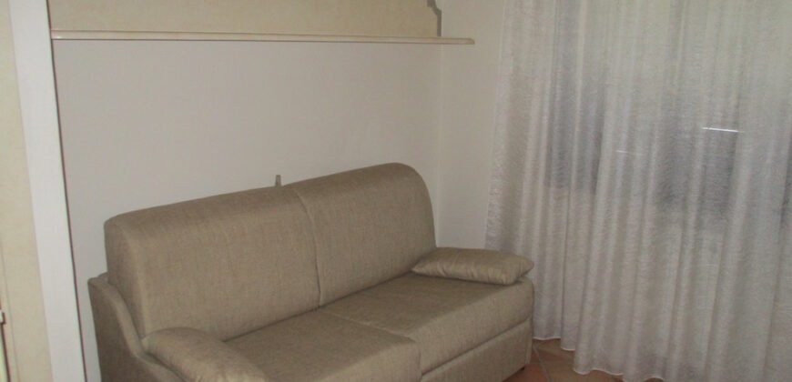 121A – VADA, 200 M DAL MARE AGOSTO MESE INTERO