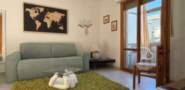 12V – VADA, 300 M DAL MARE CON AMPIO GIARDINO