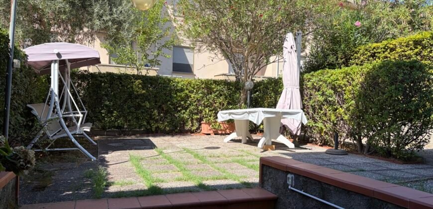 12V – VADA, 300 M DAL MARE CON AMPIO GIARDINO