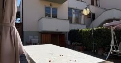12V – VADA, 300 M DAL MARE CON AMPIO GIARDINO