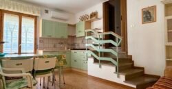 26V – VADA, BILOCALE CON POSTO AUTO