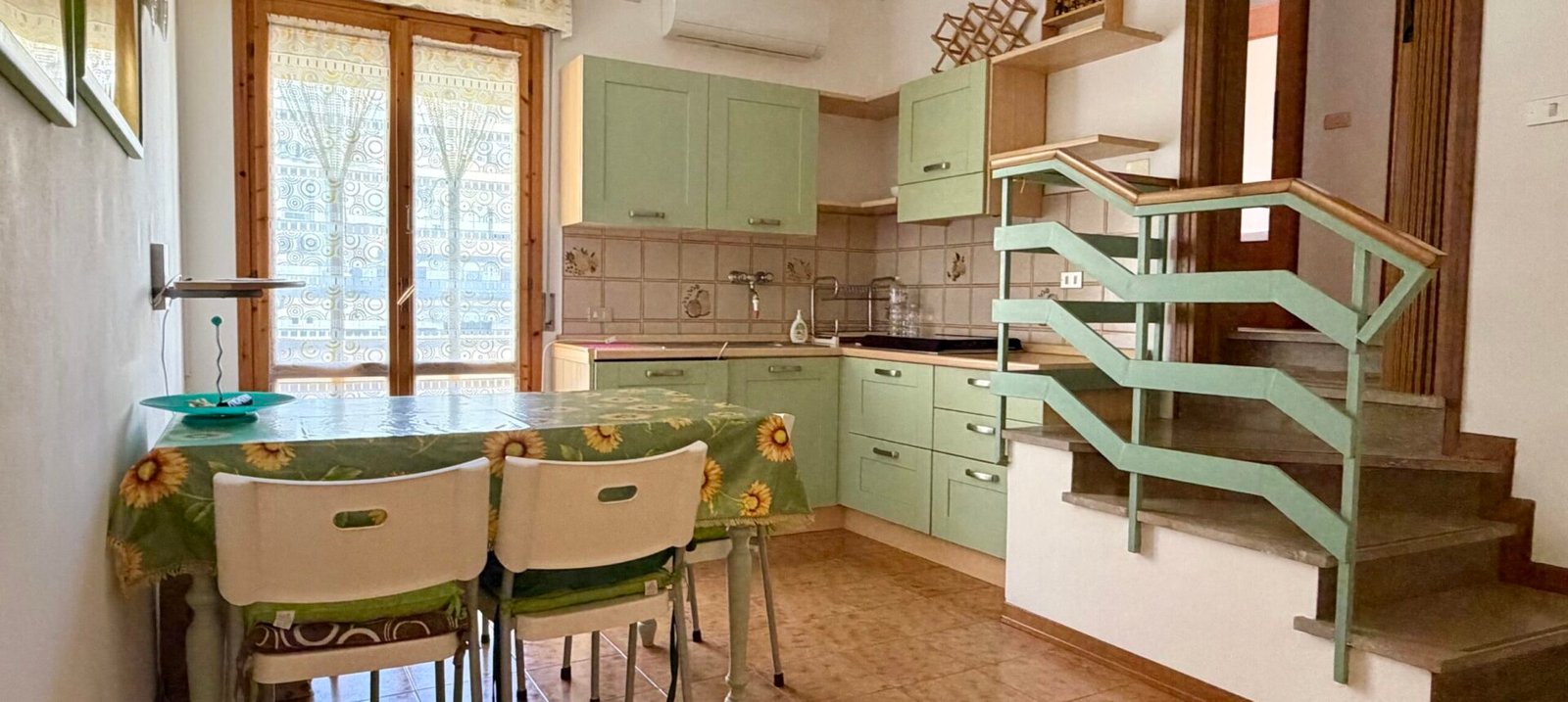 26V – VADA, BILOCALE CON POSTO AUTO