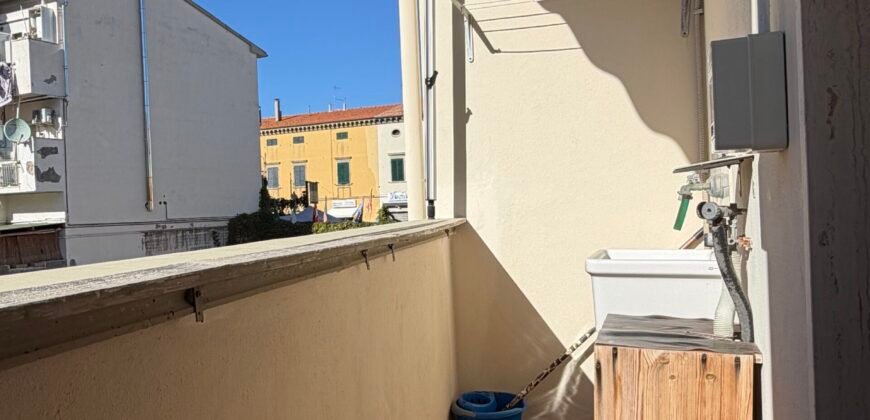 26V – VADA, BILOCALE CON POSTO AUTO