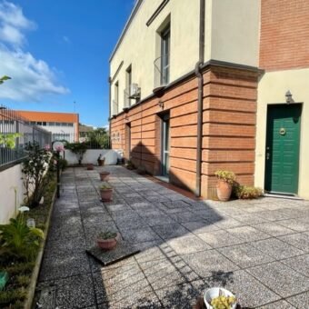 27V – VADA, 4 VANI CON GIARDINO E GARAGE