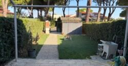 9V – VADA, A 250 M DAL MARE APPARTAMENTO CON AMPIO GIARDINO