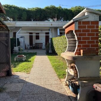 9V – VADA, A 250 M DAL MARE APPARTAMENTO CON AMPIO GIARDINO