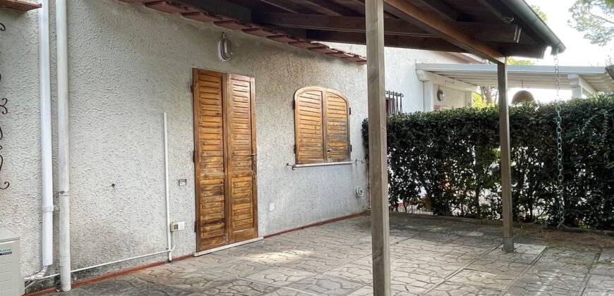 10V – VADA, APPRTAMENTO CON GIARDINO A 300 M DAL MARE